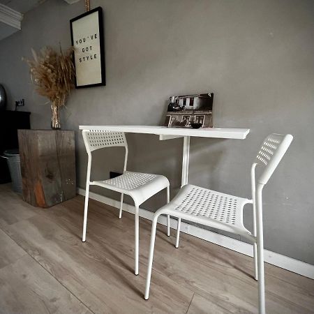 Littleneighbour Apartment Pingjum Luaran gambar